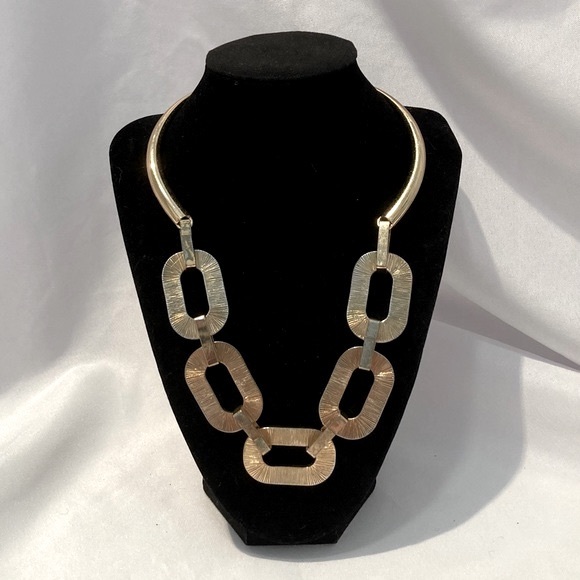 Vintage Gold Metal Chain Mirror Statement Necklace - Picture 3 of 10